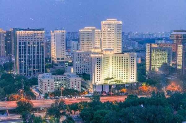 三叶草策略 国庆假期入住率75% “35岁”亮马河大厦推陈出新引客流